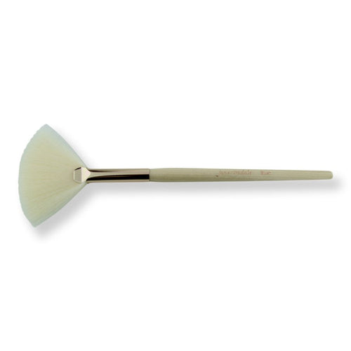 Jane Iredale White Fan Brush - SkincareEssentials